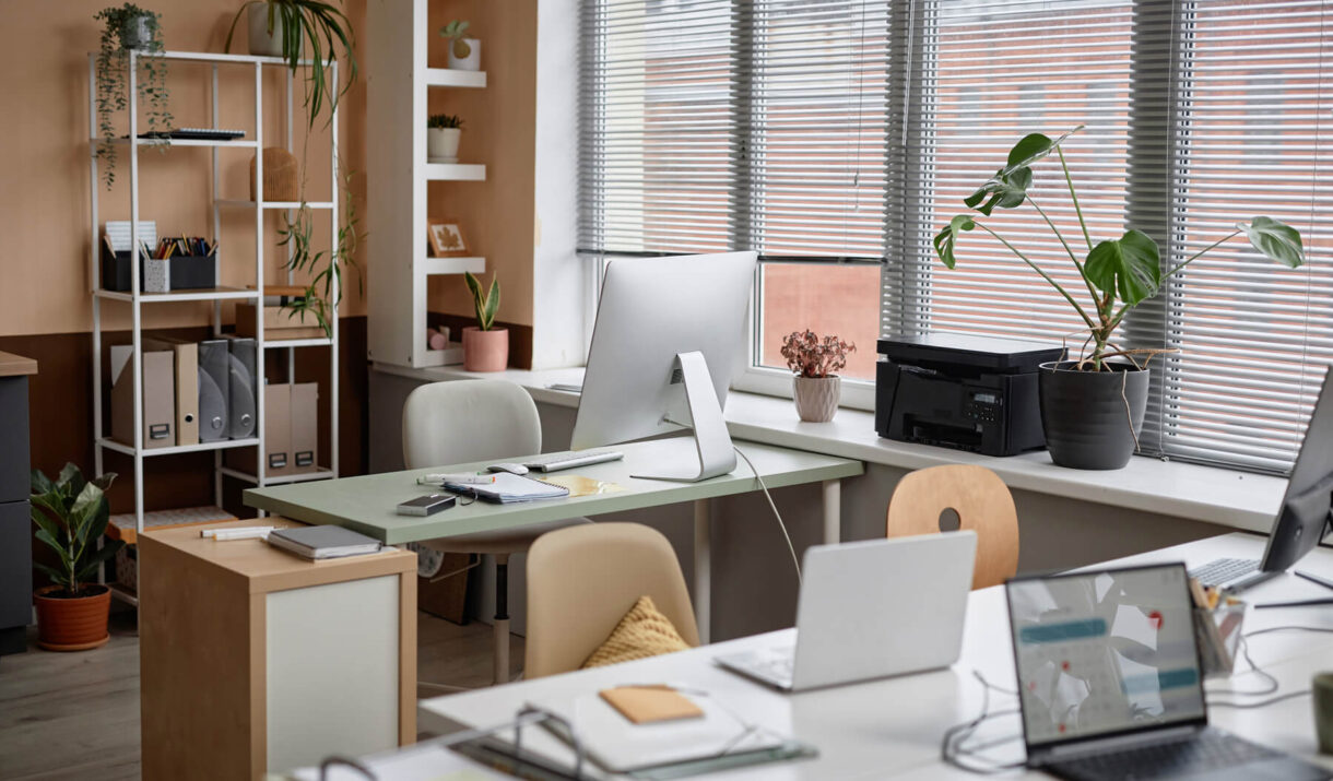 office interior with plants and coral pink wall 2024 06 15 02 36 36 utc